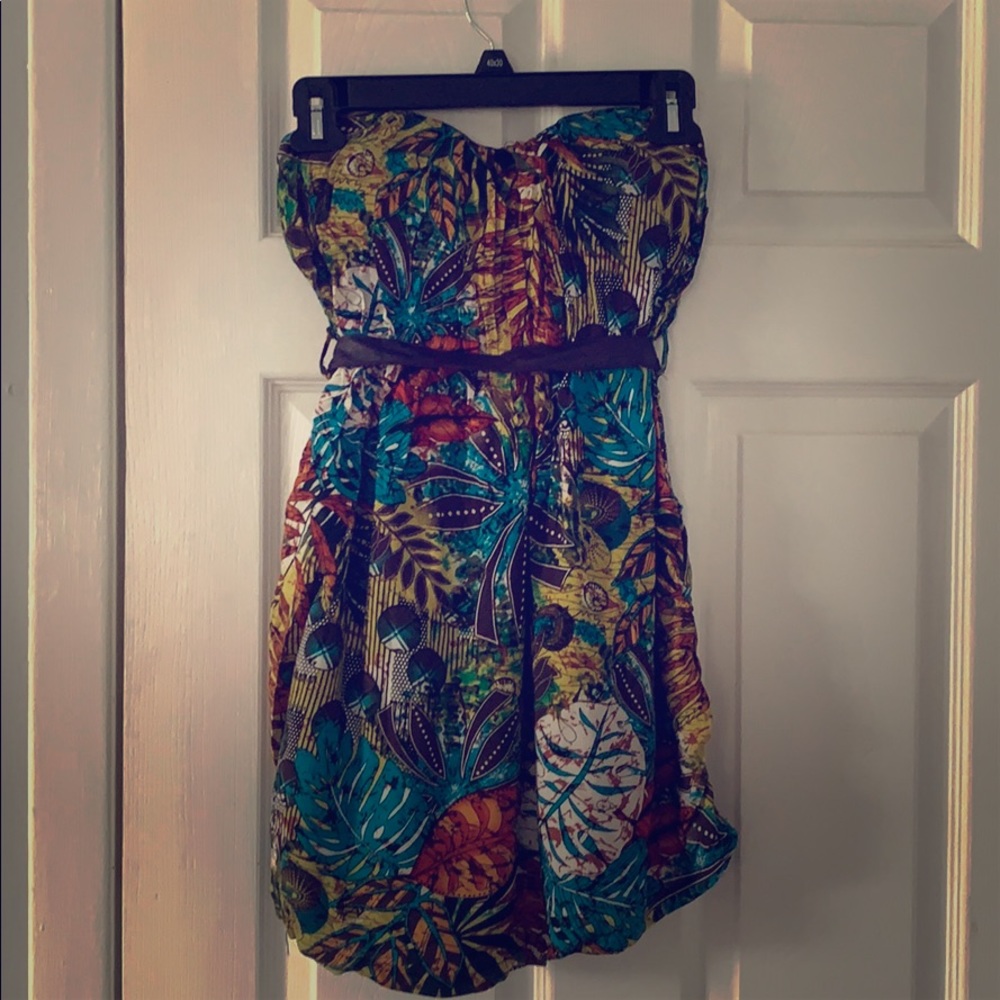 Brown patterned strapless summer dress